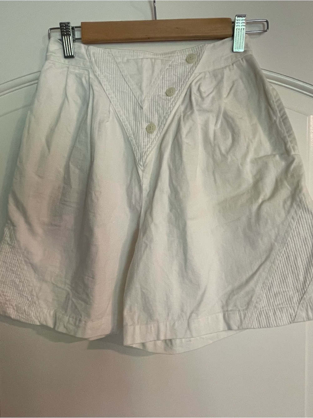 FARINA 2 Women’s Chino Shorts 8 White Cotton Twill Flat Front Button Pockets